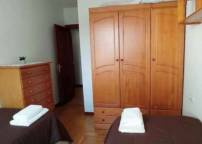 아파트 Apartamento De 2 Hab. Con Todo Lo Necesario. 기욘