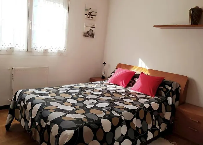 Apartamento De 2 Hab. Con Todo Lo Necesario. *